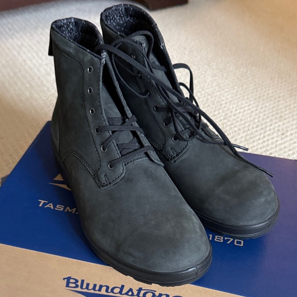 Blundstone Women’s Dark Gray Lace-Up Boots - Picture 2 of 4